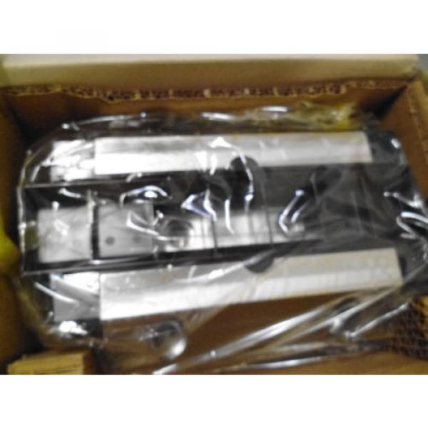 REXROTH R165351410 LINEAR BEARING *NEW IN BOX* #3 image