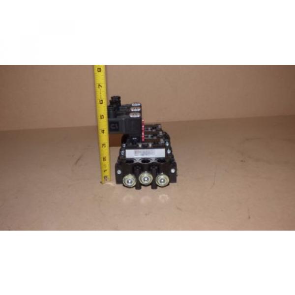 New Rexroth Pneumatic Directional Control Solenoid Valves, Bank Of 3 #11 image