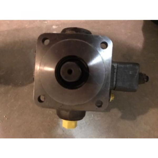 Rexroth Bosch PV7-17/10-14RE01MC0-16  /  R900580381  /  hydraulic pump #5 image