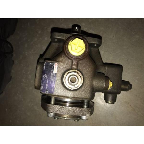 Rexroth Bosch PV7-17/10-14RE01MC0-16  /  R900580381  /  hydraulic pump #1 image